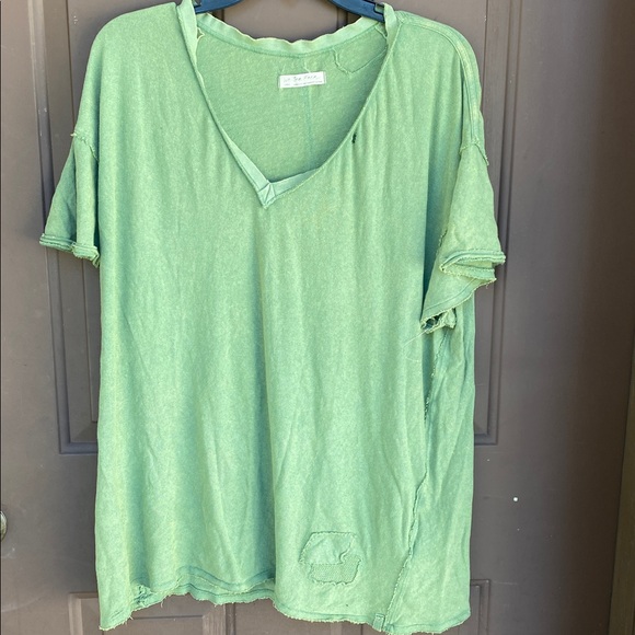 Free People We the Free Women's Light Green Short Sleeve Tee V Neck Top L NEW - Picture 2 of 7